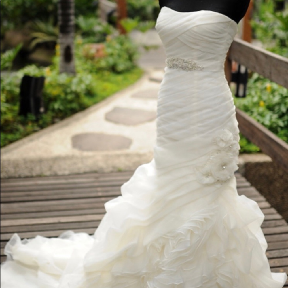 Wedding Dress - Picture 1 of 1